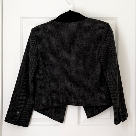 Women Trouve Black Plaid Jacket with Black Accent Collar in Dark Gray Size Small - Picture 3 of 10